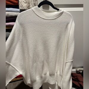 Elegant White Women's Sweater FREEPEOPLE